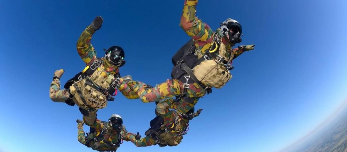 Σχολείο Αρχηγών Ρίψεων Ελεύθερης Πτώσης στην ΣΧΑΛ (βίντεο)